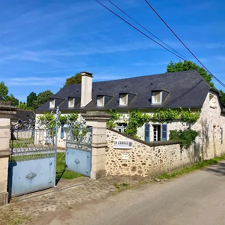 Authentique Et Chaleureux Entre Pau Et Lourdes Pour 7 Personnes Hébergement de vacances Nousty
